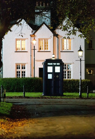 Illustration for article titled Set photos from the Doctor Who Christmas special